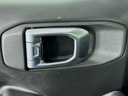 Used 2023 Jeep Wrangler Sport image 23