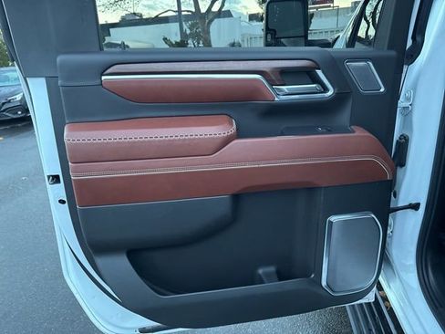 Used 2024 GMC Sierra 2500 Denali Ultimate image 27