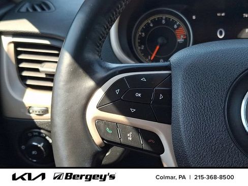Used 2018 Jeep Cherokee Limited AWD/4WD image 22