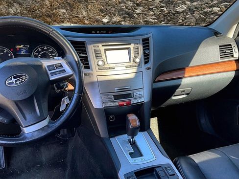 Used 2013 Subaru Outback 2.5i Limited w/ Moonroof Pkg image 6