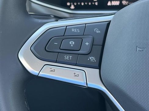 New 2026 Volkswagen Taos SE FWD image 16