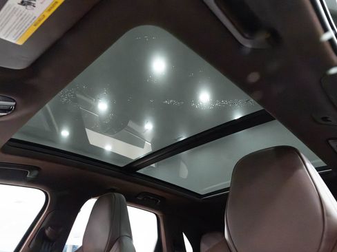 Used 2023 Porsche Cayenne image 15