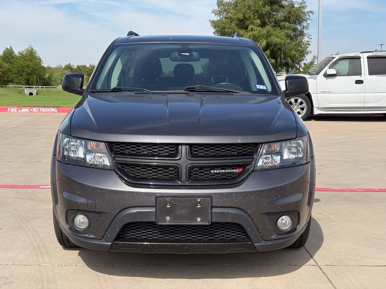Used 2019 Dodge Journey SE w/ Connectivity Group FWD image 2