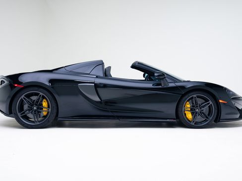 Used 2019 McLaren 570S Spider image 3