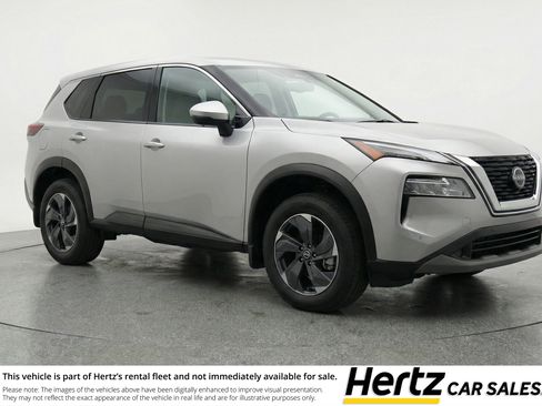 Used 2025 Nissan Rogue SV image 1