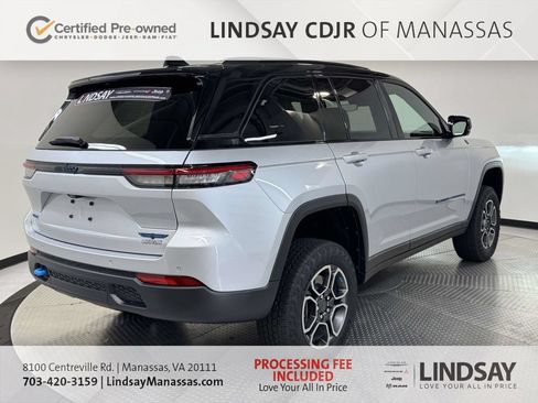 Used 2024 Jeep Grand Cherokee Trailhawk w/ Advanced Protech Group II AWD/4WD image 9