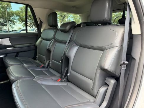 Used 2025 Ford Expedition Active AWD/4WD image 20