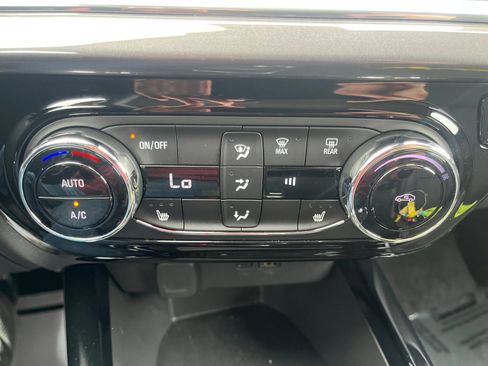 Used 2024 Chevrolet Trax ACTIV w/ Driver Confidence Package image 16