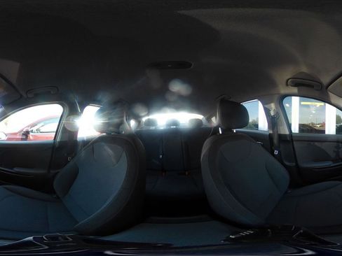 Used 2025 Kia K4 LXS image 41