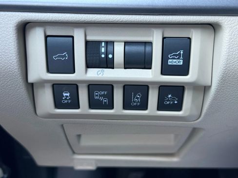 Used 2019 Subaru Outback 2.5i Limited image 38