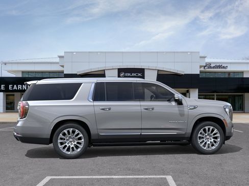 New 2026 GMC Yukon XL Denali w/ Denali Reserve Package AWD/4WD image 7