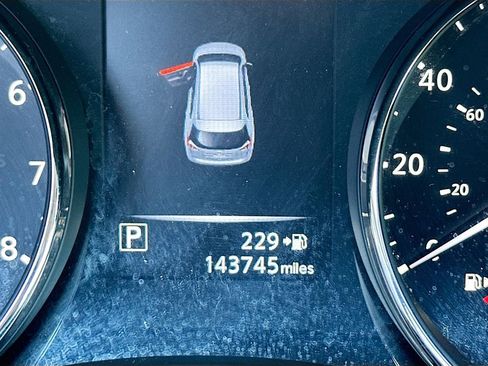 Used 2017 Nissan Rogue SV image 12