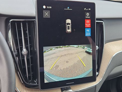 New 2026 Volvo XC60 B5 Core w/ Protection Package image 26