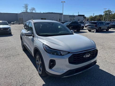 Used 2025 Ford Escape ST-Line Select AWD/4WD image 7
