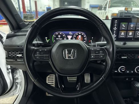 Used 2023 Honda Accord Sport image 18