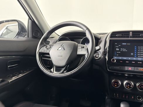 Used 2025 Mitsubishi Outlander Sport AWD image 26