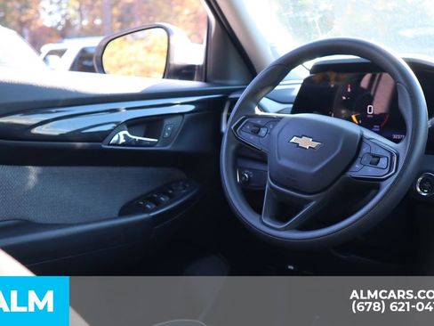 Used 2025 Chevrolet TrailBlazer LT image 25