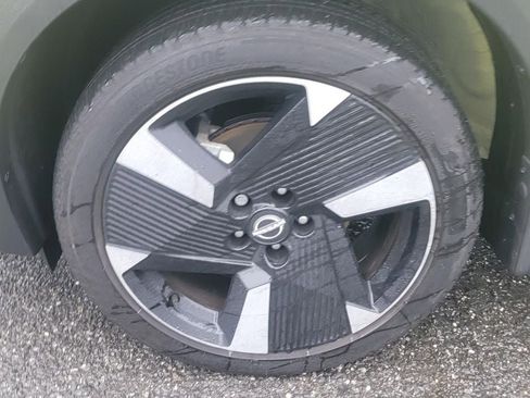 Certified 2025 Nissan Kicks SR image 6