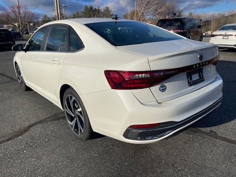 New 2025 Volkswagen Jetta SEL image 2