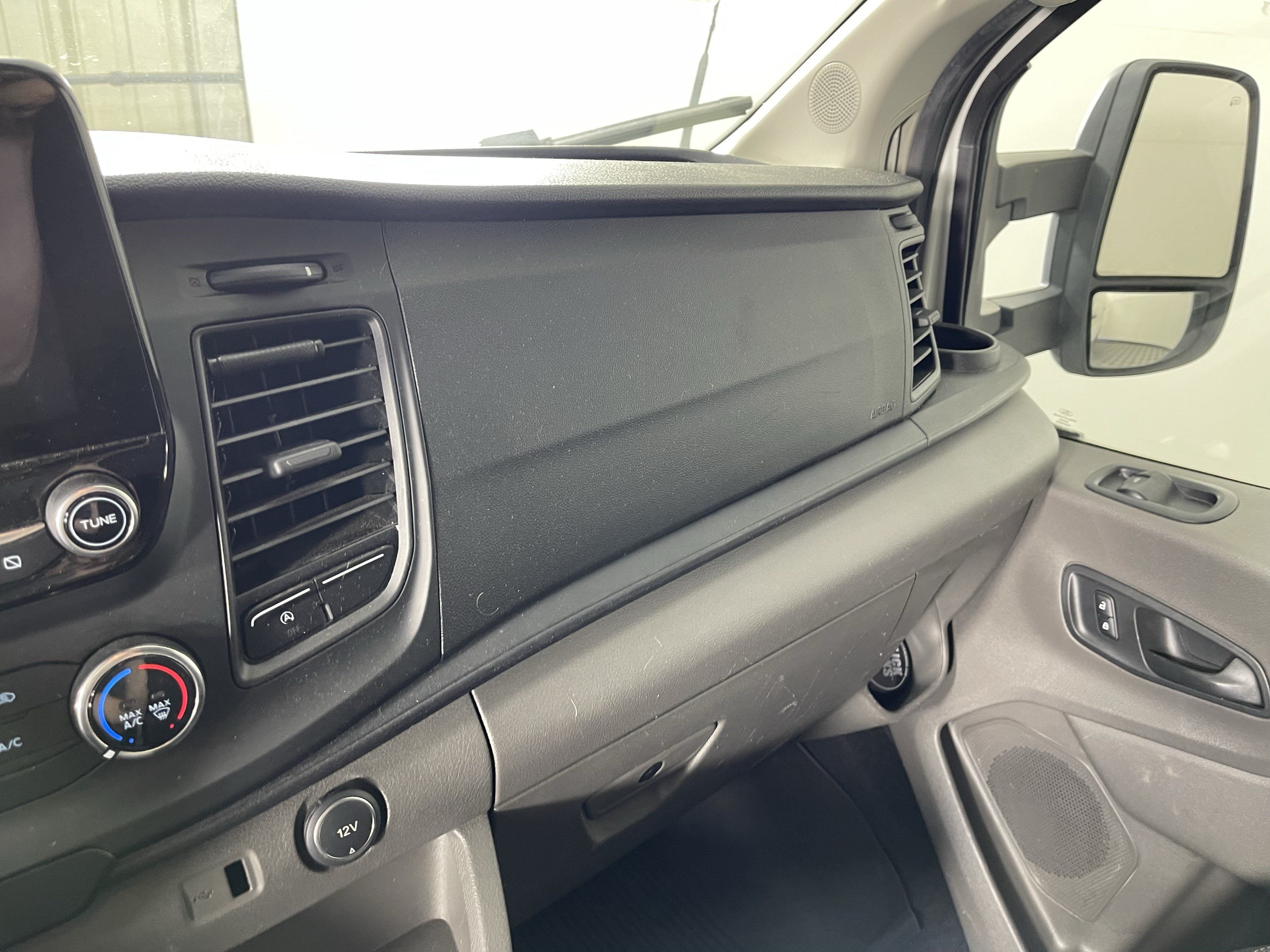 Used 2020 Ford Transit 250 Low Roof RWD image 19