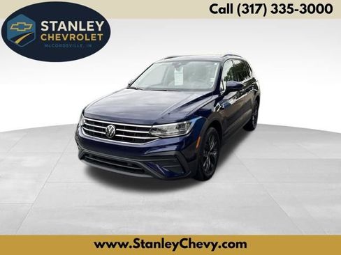 Used 2024 Volkswagen Tiguan SE FWD image 1