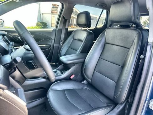 Used 2024 GMC Terrain SLT w/ Infotainment Package II image 20