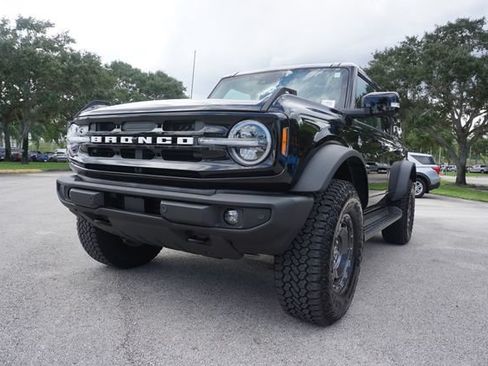 Used 2025 Ford Bronco Outer Banks w/ Sasquatch Package AWD/4WD image 16