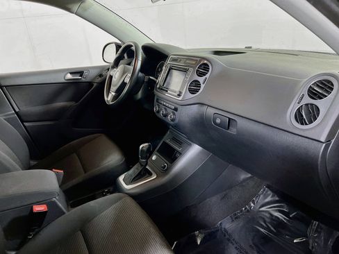 Used 2018 Volkswagen Tiguan Limited w/ Premium Package AWD/4WD image 26