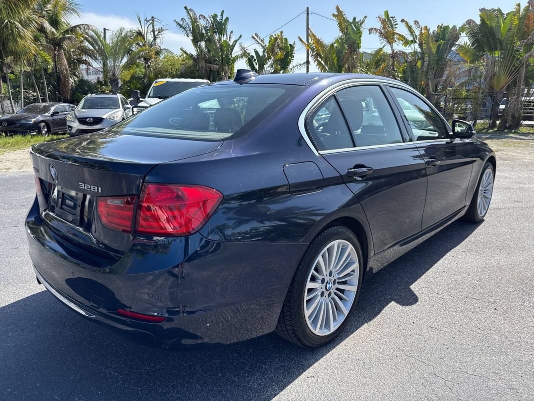 Used 2013 BMW 328i xDrive Sedan AWD/4WD image 5