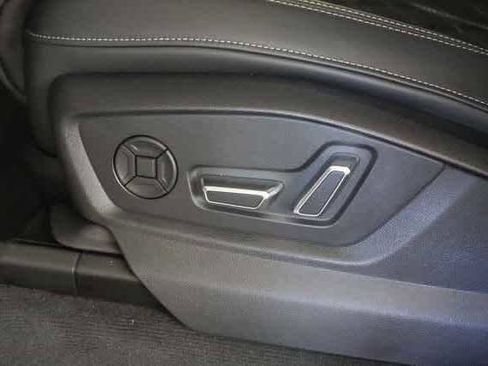 New 2025 Audi SQ7 Premium Plus image 32