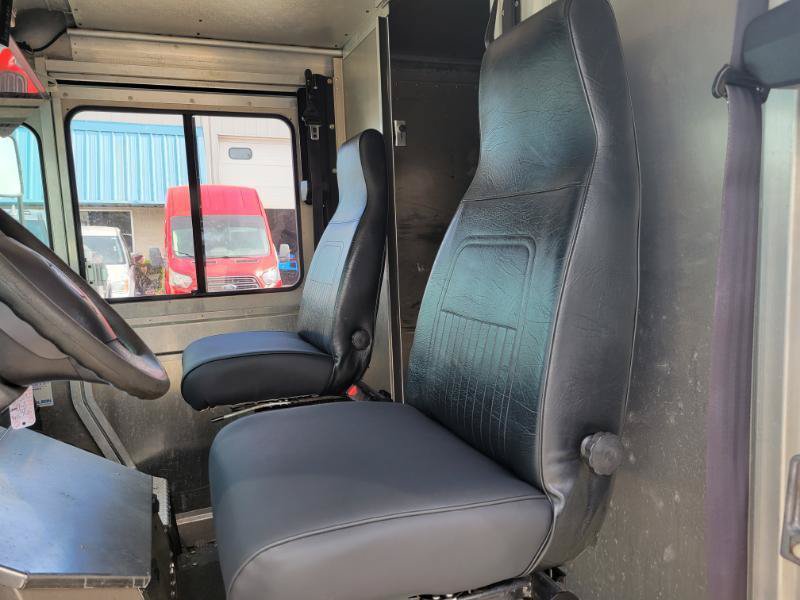 Used 2016 Ford E-350 and Econoline 350 Super Duty w/ A/C Prep Package RWD image 6