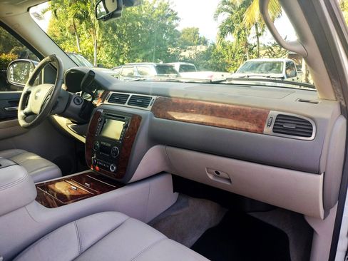 Used 2008 Chevrolet Avalanche LTZ w/ LTZ Preferred Equipment Group image 23