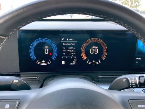Used 2025 Hyundai Kona SEL FWD image 19