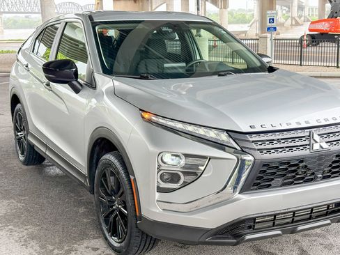 Used 2023 Mitsubishi Eclipse Cross LE AWD/4WD image 3
