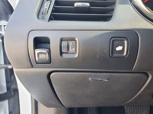 Used 2017 Chevrolet Impala LT image 21