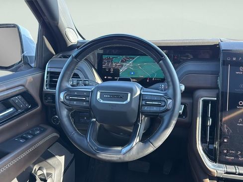 Used 2025 GMC Yukon Denali Ultimate w/ LPO, Floor Liner Package image 18