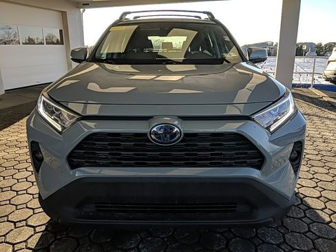 Used 2021 Toyota RAV4 XLE w/ Convenience Package image 2