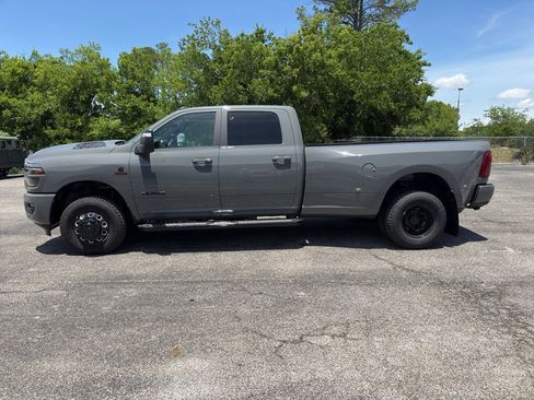 New 2026 RAM 3500 Laramie w/ Night Edition AWD/4WD image 8