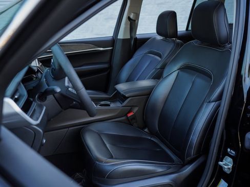 Used 2023 Jeep Grand Cherokee 4WD 4xe image 21