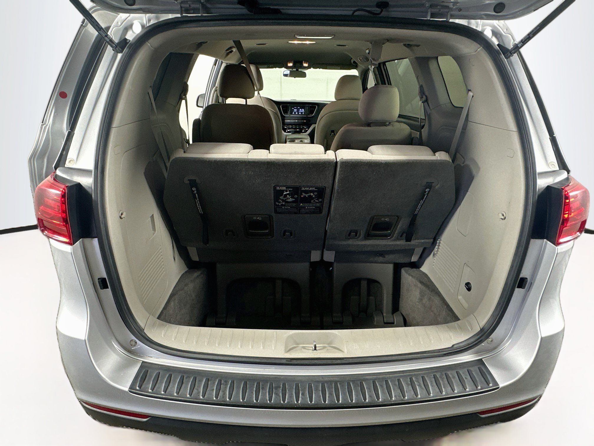 Used 2020 Kia Sedona LX FWD image 27