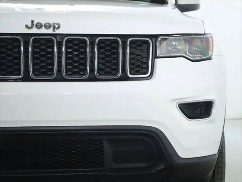 Certified 2021 Jeep Grand Cherokee Laredo X image 7