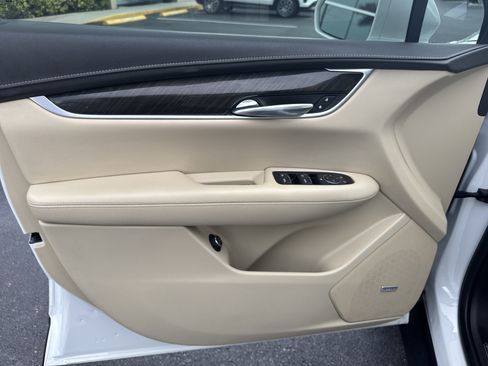 Used 2018 Cadillac XT5 Premium Luxury FWD image 24