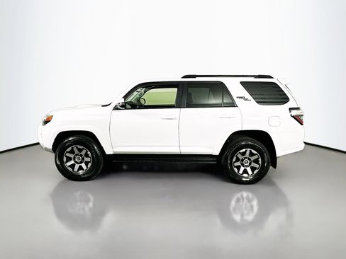 Certified 2024 Toyota 4Runner TRD Off-Road Premium w/ Moonroof Package AWD/4WD image 4