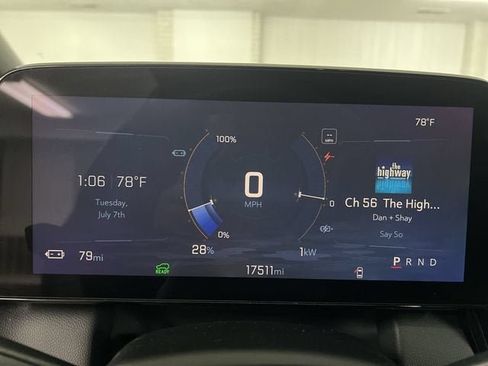 Certified 2025 Chevrolet Equinox EV LT FWD image 12