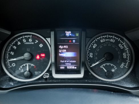 Used 2020 Toyota Tacoma TRD Off-Road AWD/4WD image 21