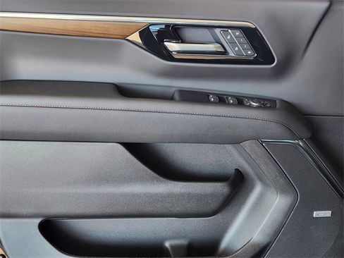 New 2026 Chevrolet Suburban High Country image 21