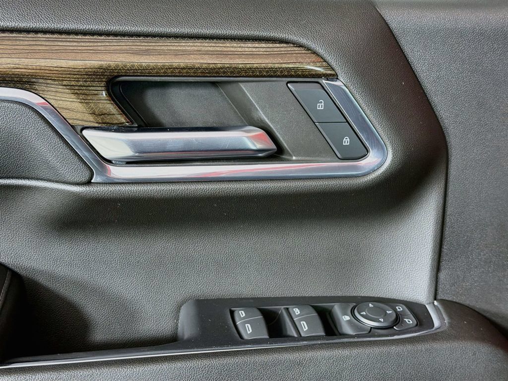 Used 2024 Chevrolet Silverado 1500 LT Trail Boss w/ Convenience Package II AWD/4WD image 17