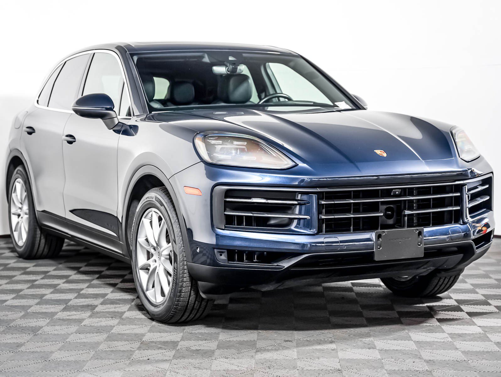 Certified 2024 Porsche Cayenne w/ Premium Package Plus (PFM) AWD/4WD image 8