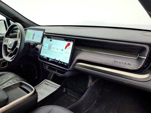 Used 2024 Rivian R1S Adventure AWD/4WD image 27