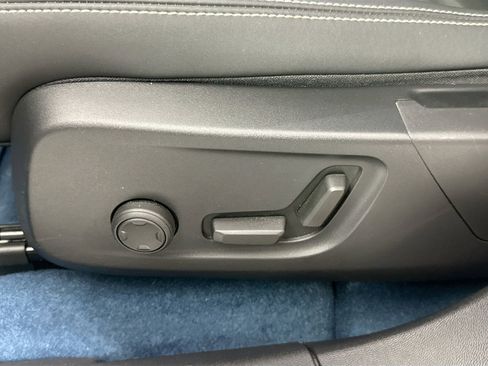 Certified 2023 Volvo C40 P8 Recharge Ultimate image 16